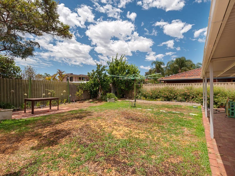 12 Townson Place, Leeming WA 6149