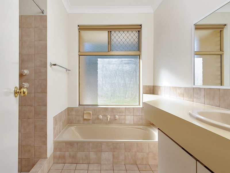 1 Ambassador Court, Thornlie WA 6108