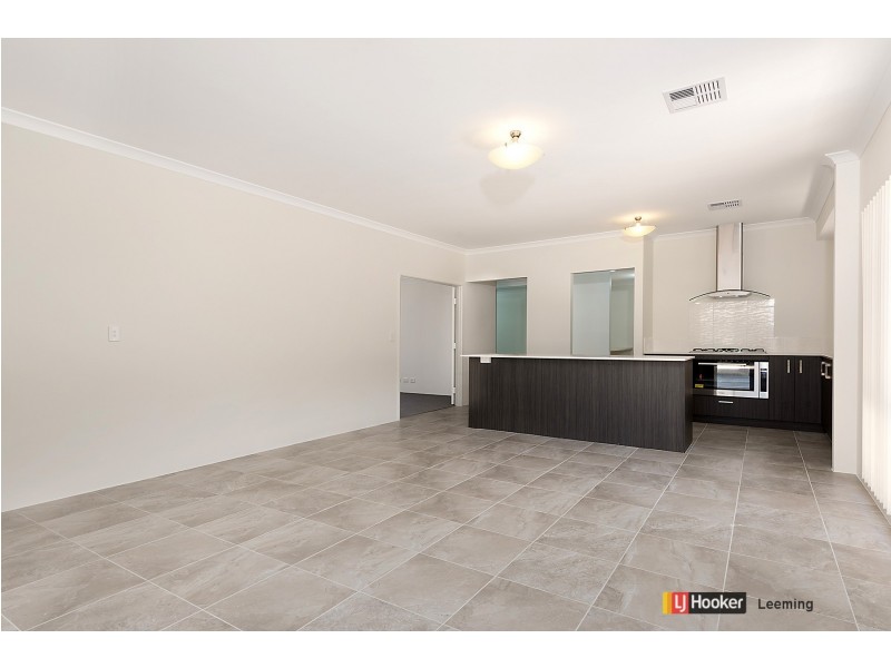 14 Plavin Street, Piara Waters WA 6112