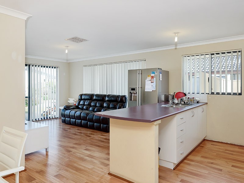 35 Bronzewing Street, Huntingdale WA 6110