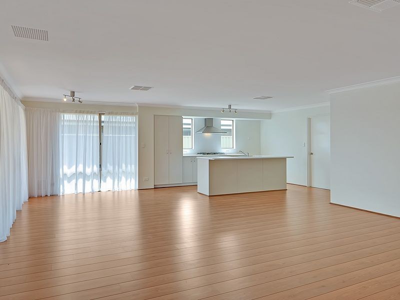 6 Cranbourne Way, Darling Downs WA 6122