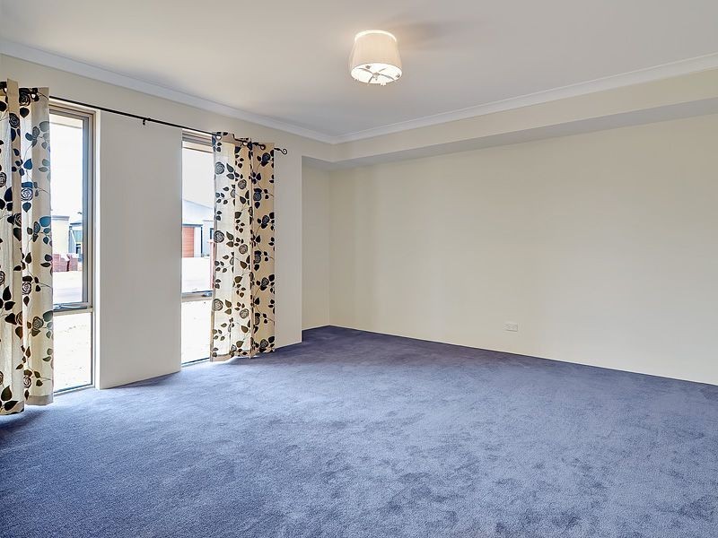 6 Cranbourne Way, Darling Downs WA 6122