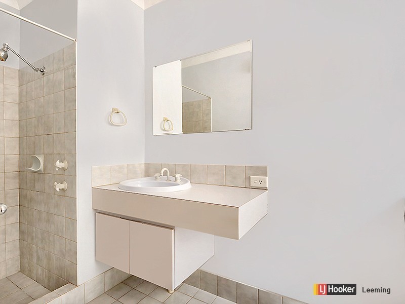 20 Meadow Grove, Leeming WA 6149