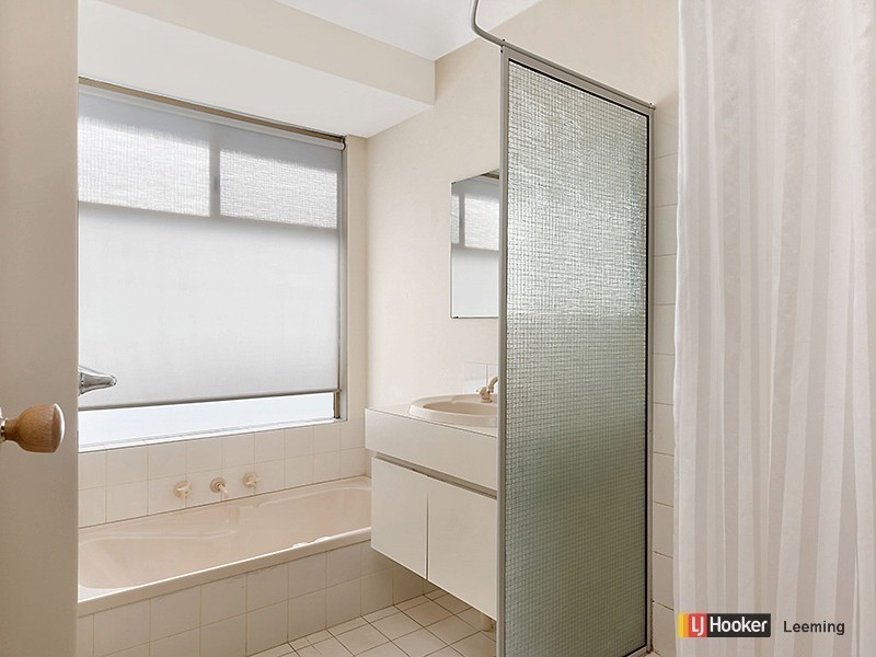 20 Meadow Grove, Leeming WA 6149