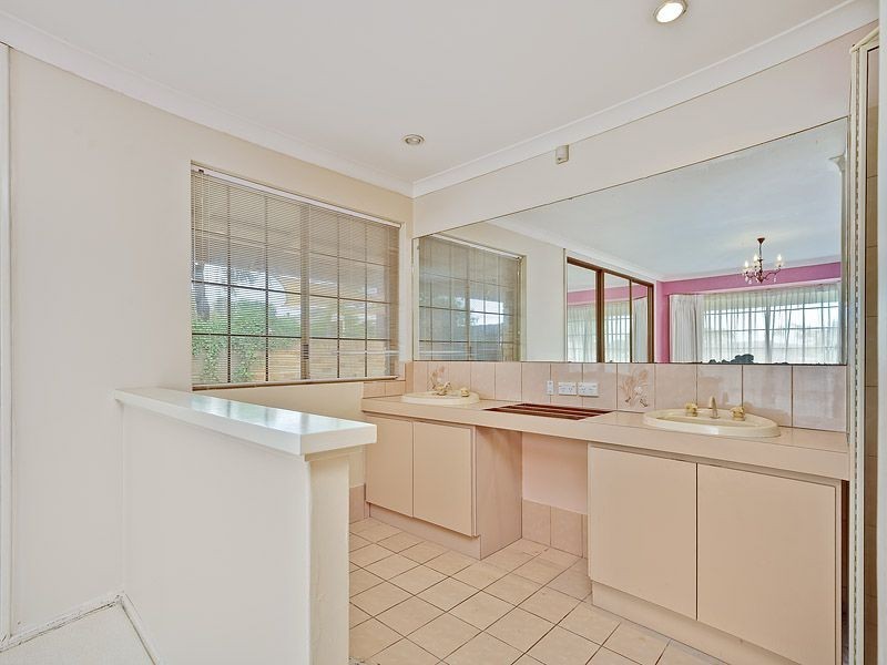 15 Jackson Avenue, Winthrop WA 6150