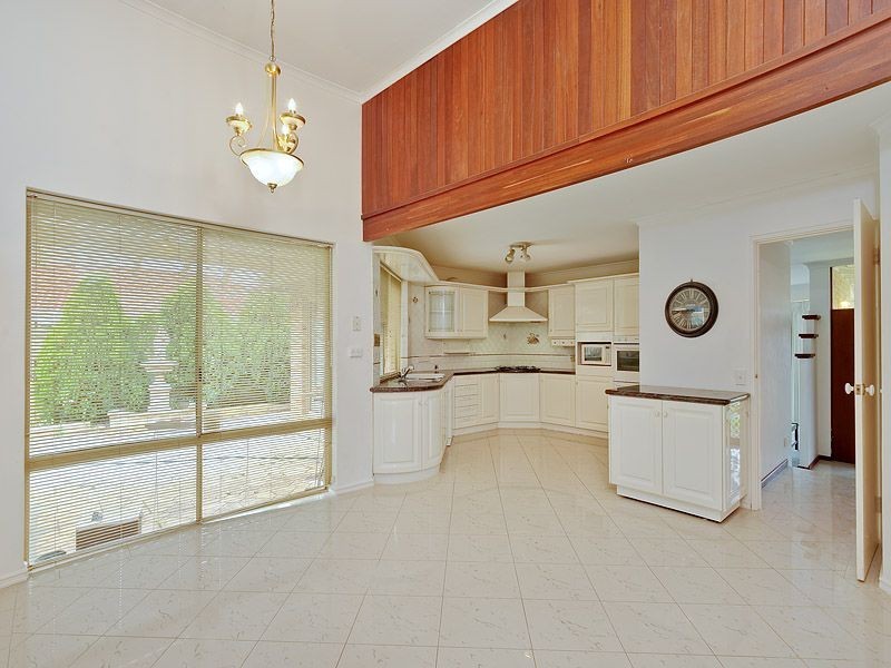 15 Jackson Avenue, Winthrop WA 6150