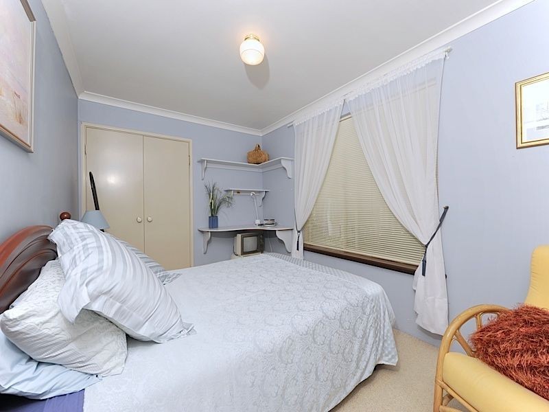 17 Aylesbury Close, Leeming WA 6149