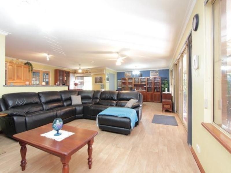 172 Corinthian Road East, Riverton WA 6148