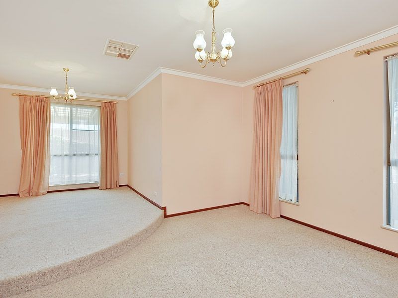 28 Damepattie Drive, Willetton WA 6155