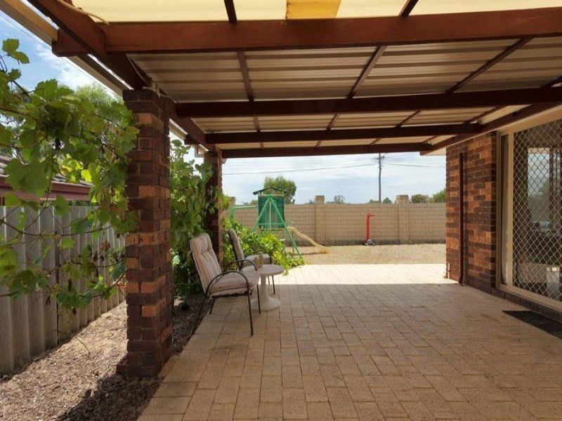 1 Gilchrist Avenue, Bibra Lake WA 6163