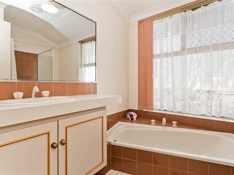 30 McKivett Crescent, Leeming WA 6149