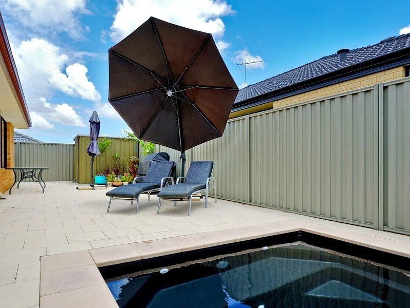 50 Archdale Loop, Piara Waters WA 6112