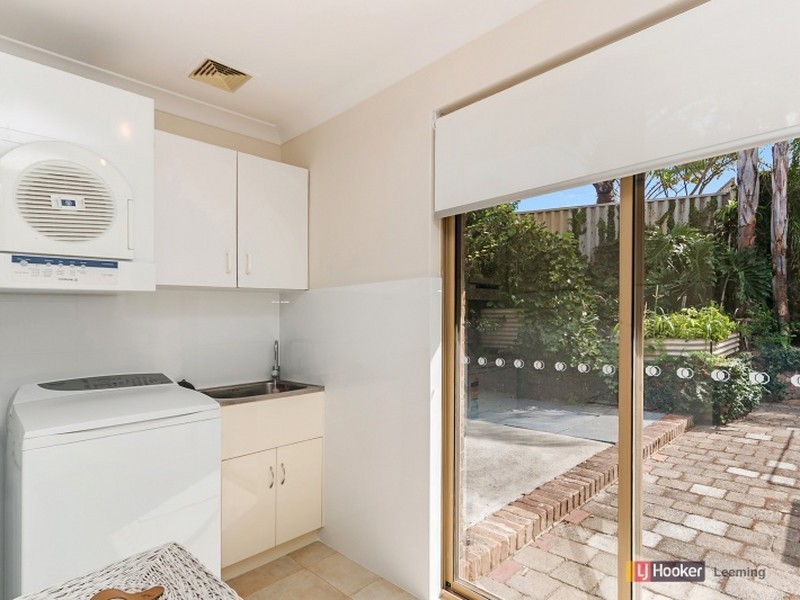 25 Sellen Court, Leeming WA 6149