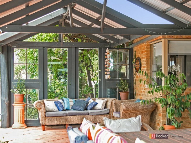 25 Sellen Court, Leeming WA 6149