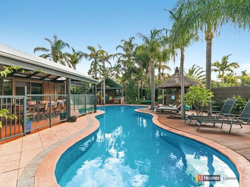 25 Sellen Court, Leeming WA 6149