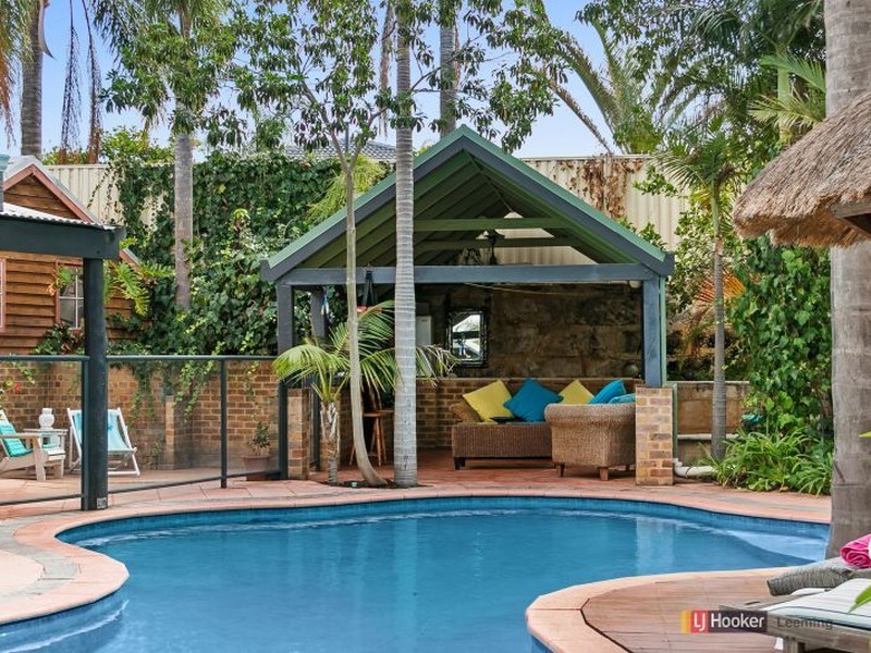 25 Sellen Court, Leeming WA 6149