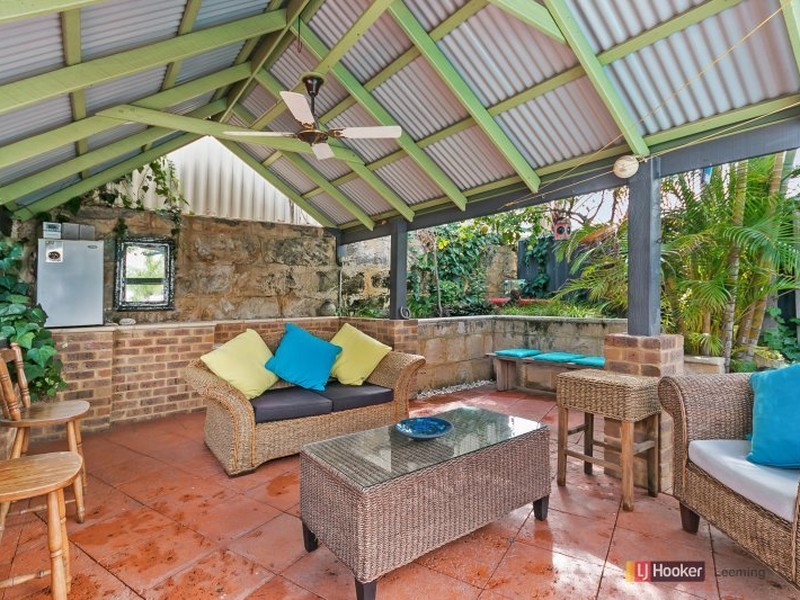 25 Sellen Court, Leeming WA 6149