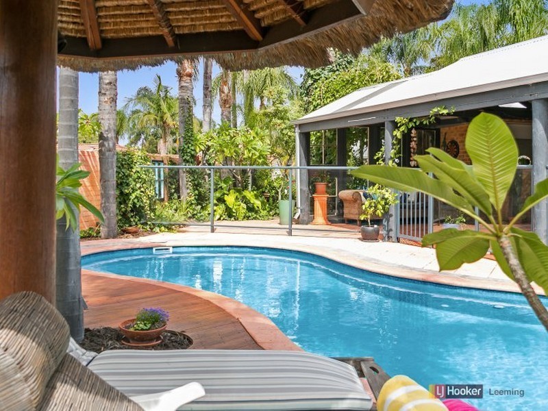 25 Sellen Court, Leeming WA 6149