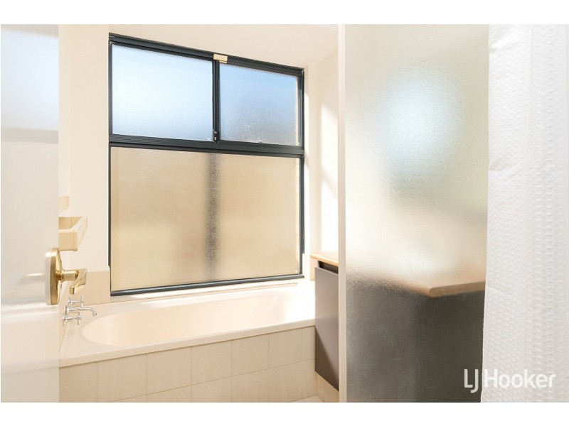 11 Koojarra Rise, South Lake WA 6164