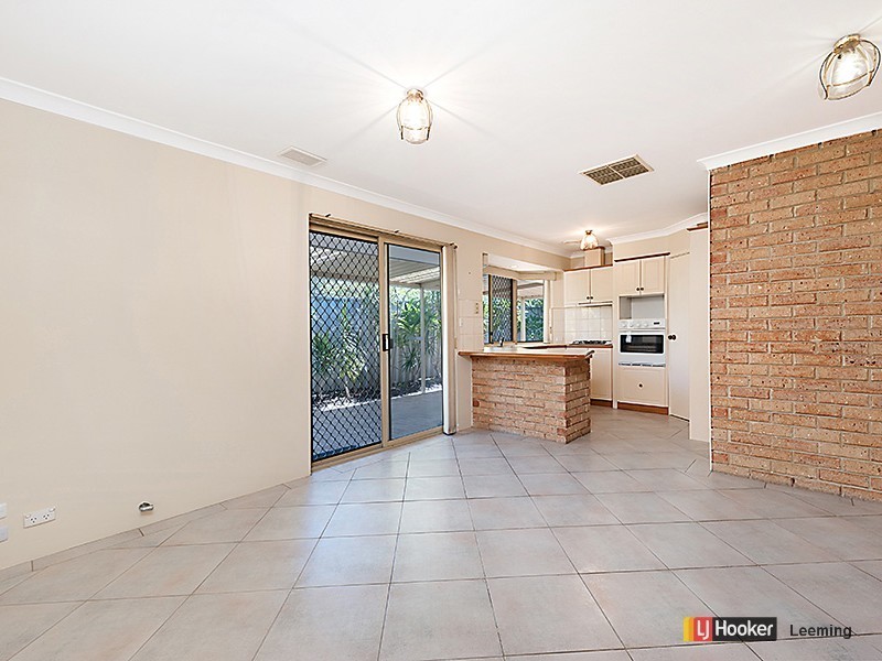 9 Howlett Place, Leeming WA 6149