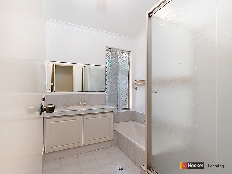 9 Howlett Place, Leeming WA 6149