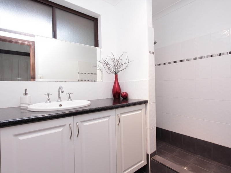 3 Tasman Place, Shelley WA 6148