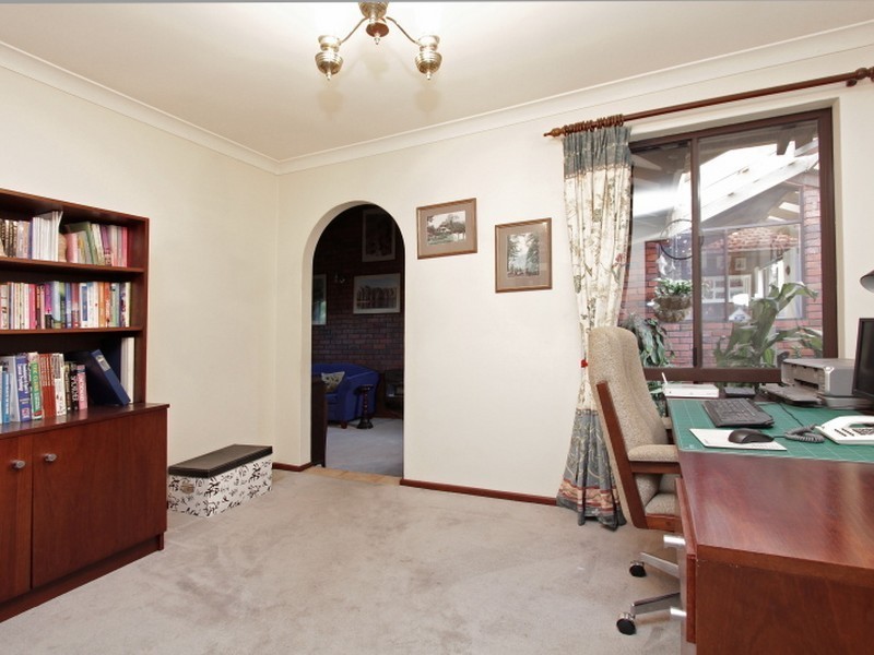 3 Tasman Place, Shelley WA 6148