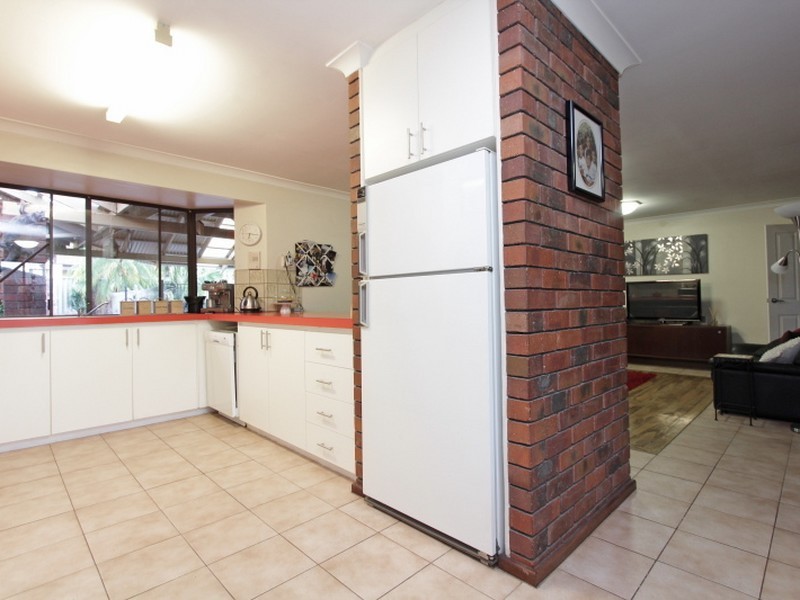 3 Tasman Place, Shelley WA 6148