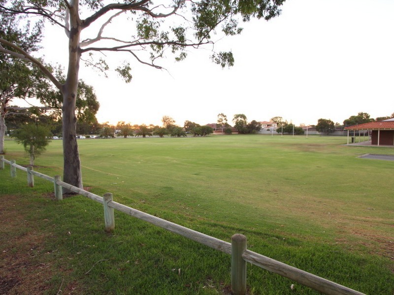 3 Tasman Place, Shelley WA 6148