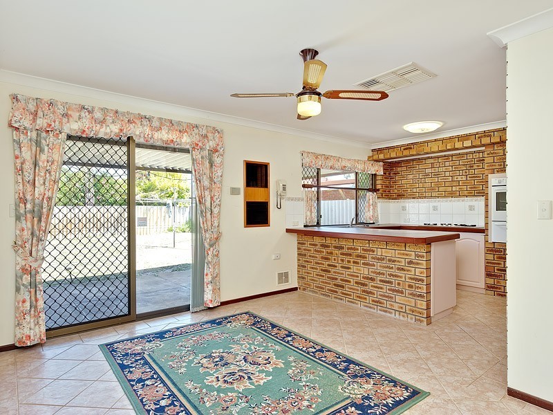8 Rolland Court, Leeming WA 6149