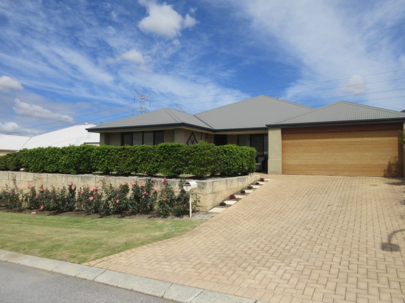7 Benmore Rise, Success WA 6164