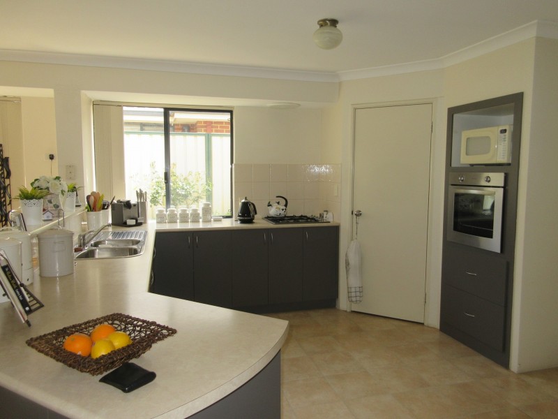 7 Benmore Rise, Success WA 6164