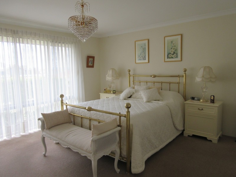 7 Benmore Rise, Success WA 6164