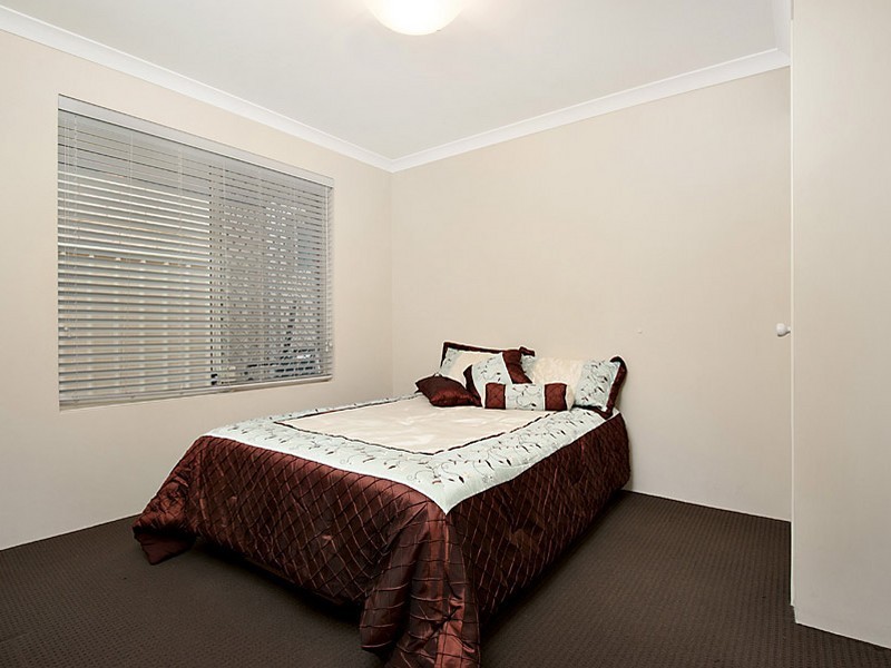 32 Flynn Street, Canning Vale WA 6155