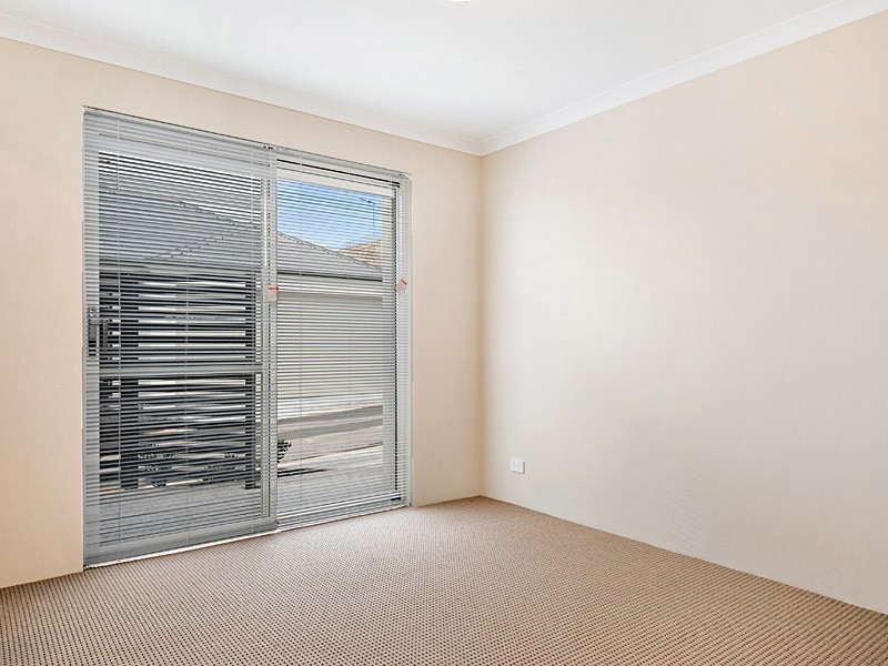 4/3 Firbank Road, Beeliar WA 6164