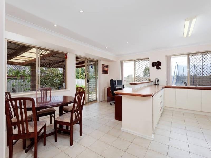 1 Gilchrist Avenue, Bibra Lake WA 6163