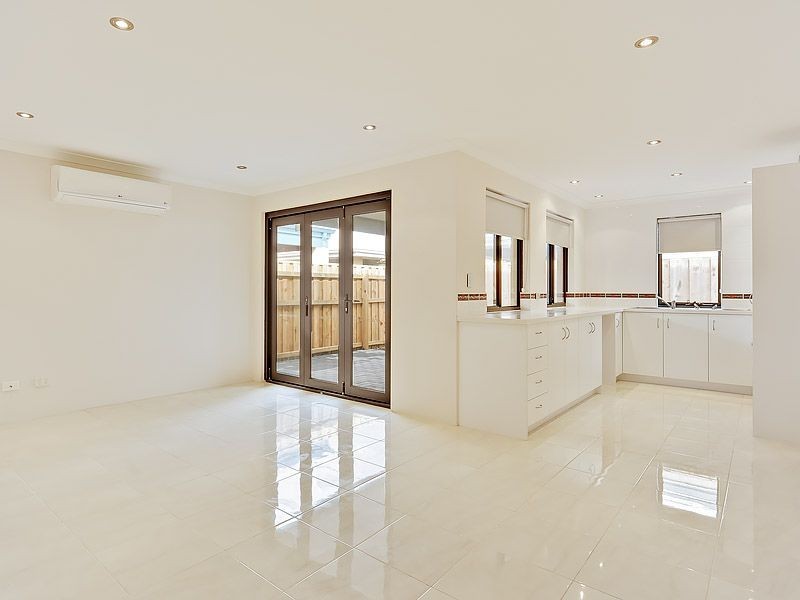 10 Trinity Close, Canning Vale WA 6155