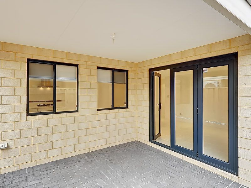 10 Trinity Close, Canning Vale WA 6155