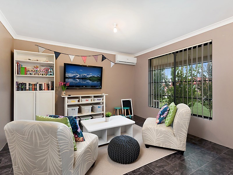 6 Ballawarra Avenue, Byford WA 6122