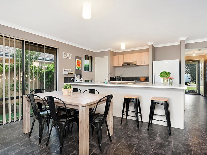 6 Ballawarra Avenue, Byford WA 6122