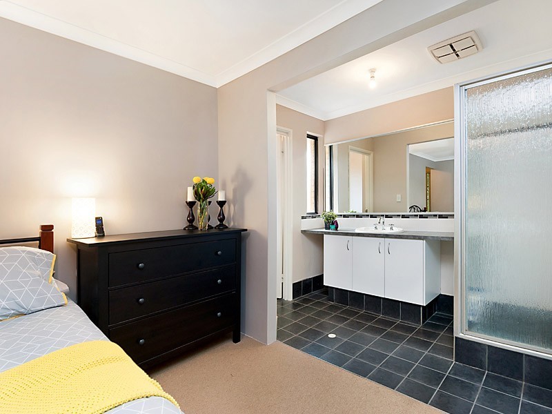 6 Ballawarra Avenue, Byford WA 6122