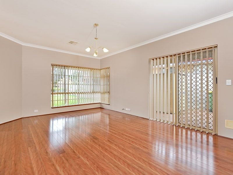 8 Zuvela Close, Murdoch WA 6150