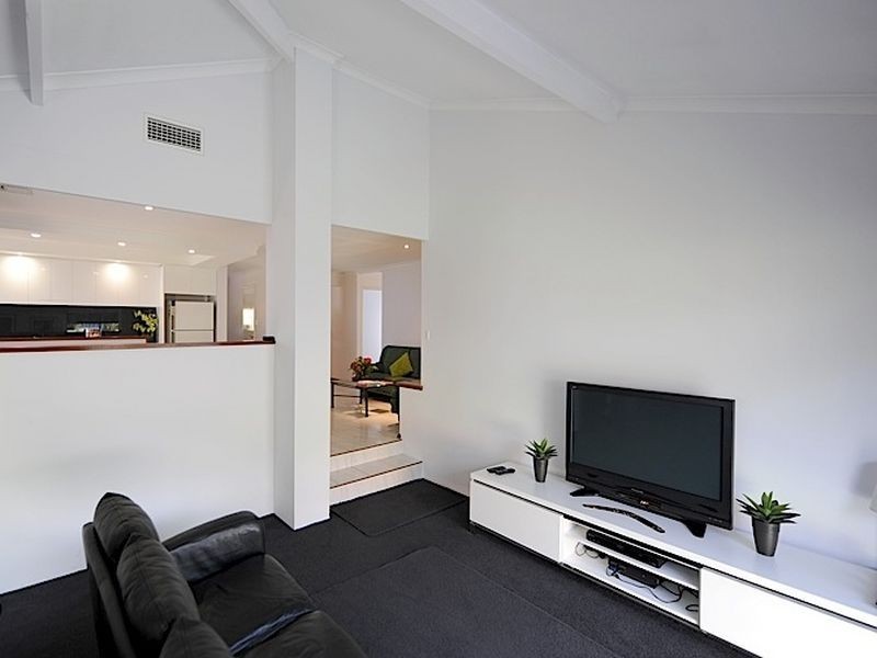 56 Calley Drive, Leeming WA 6149