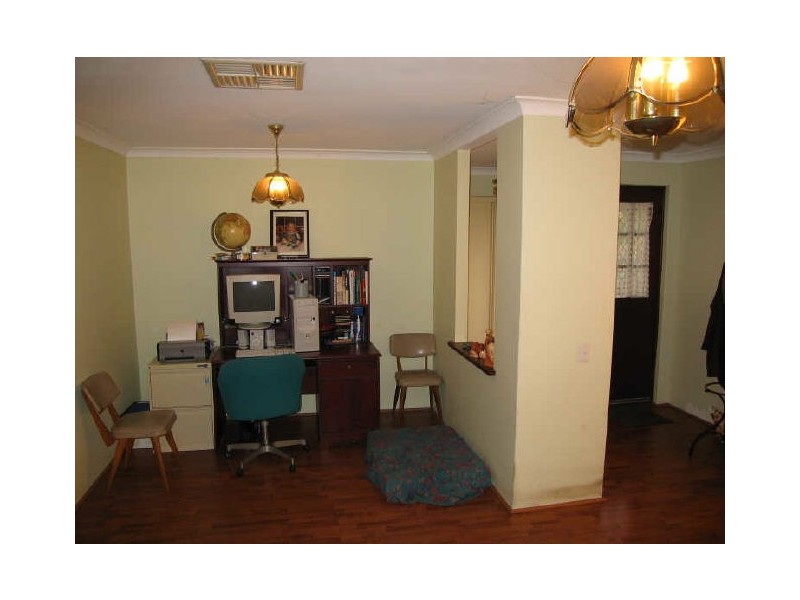 9 Broadwater Gardens, South Lake WA 6164