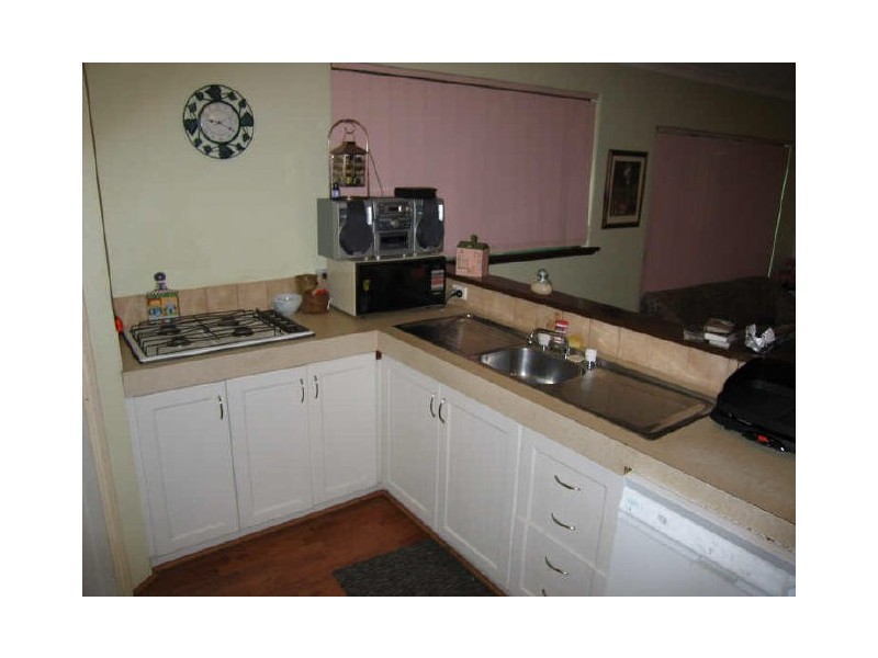 9 Broadwater Gardens, South Lake WA 6164