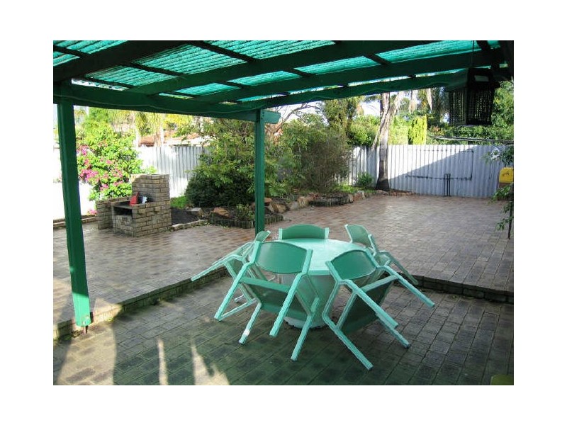 9 Broadwater Gardens, South Lake WA 6164