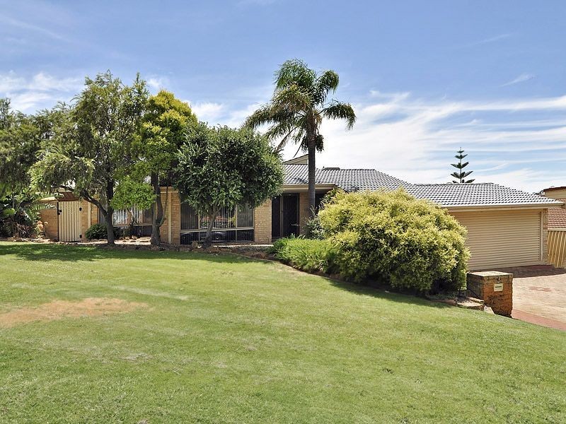 7 Oakland Height, Leeming WA 6149