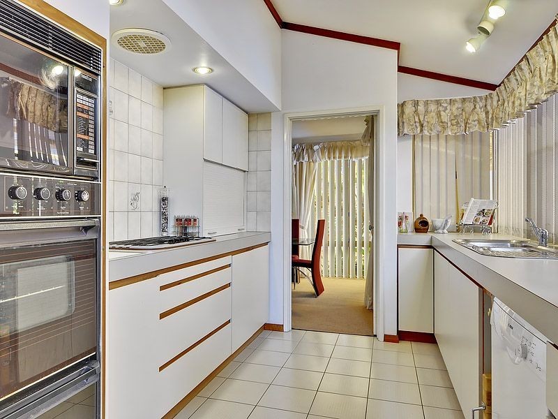 7 Oakland Height, Leeming WA 6149