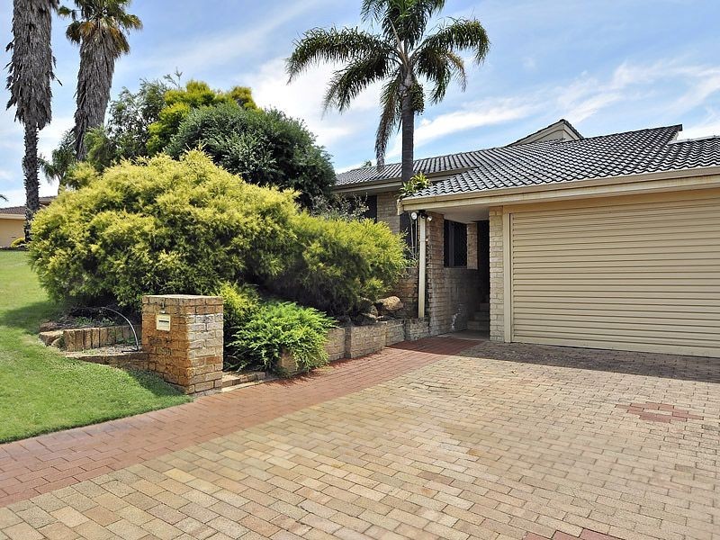7 Oakland Height, Leeming WA 6149
