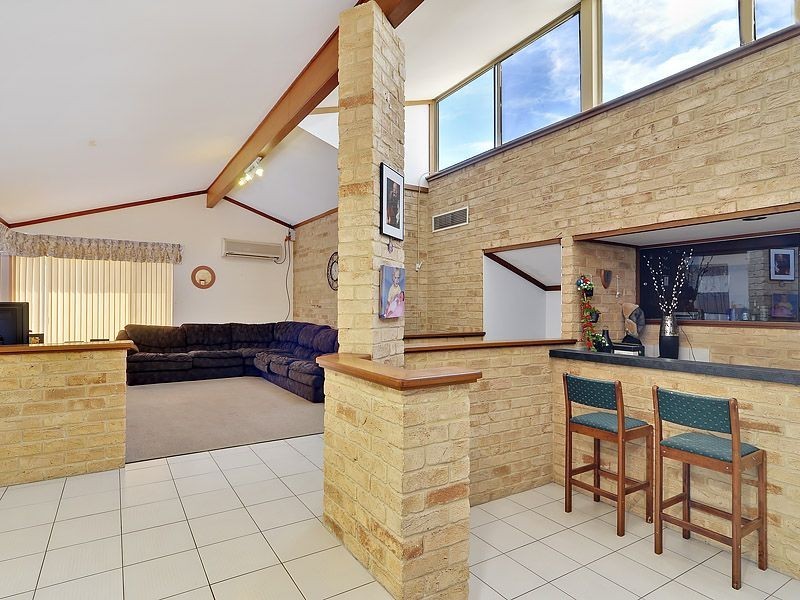 7 Oakland Height, Leeming WA 6149